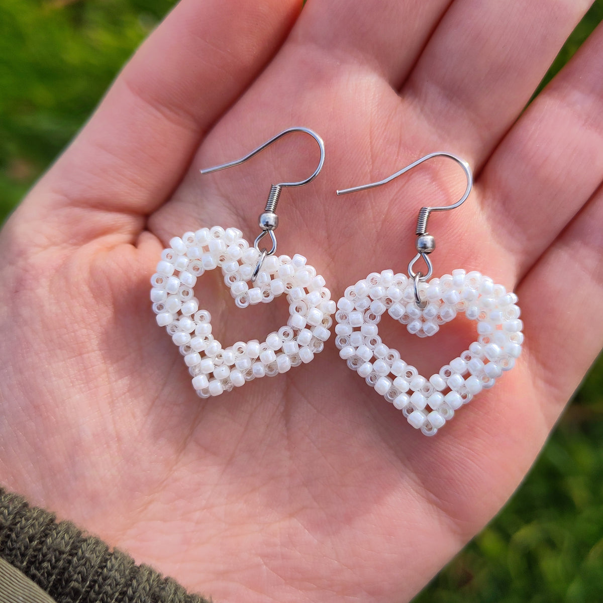 BOUCLES D'OREILLES - CŒURS BLANC