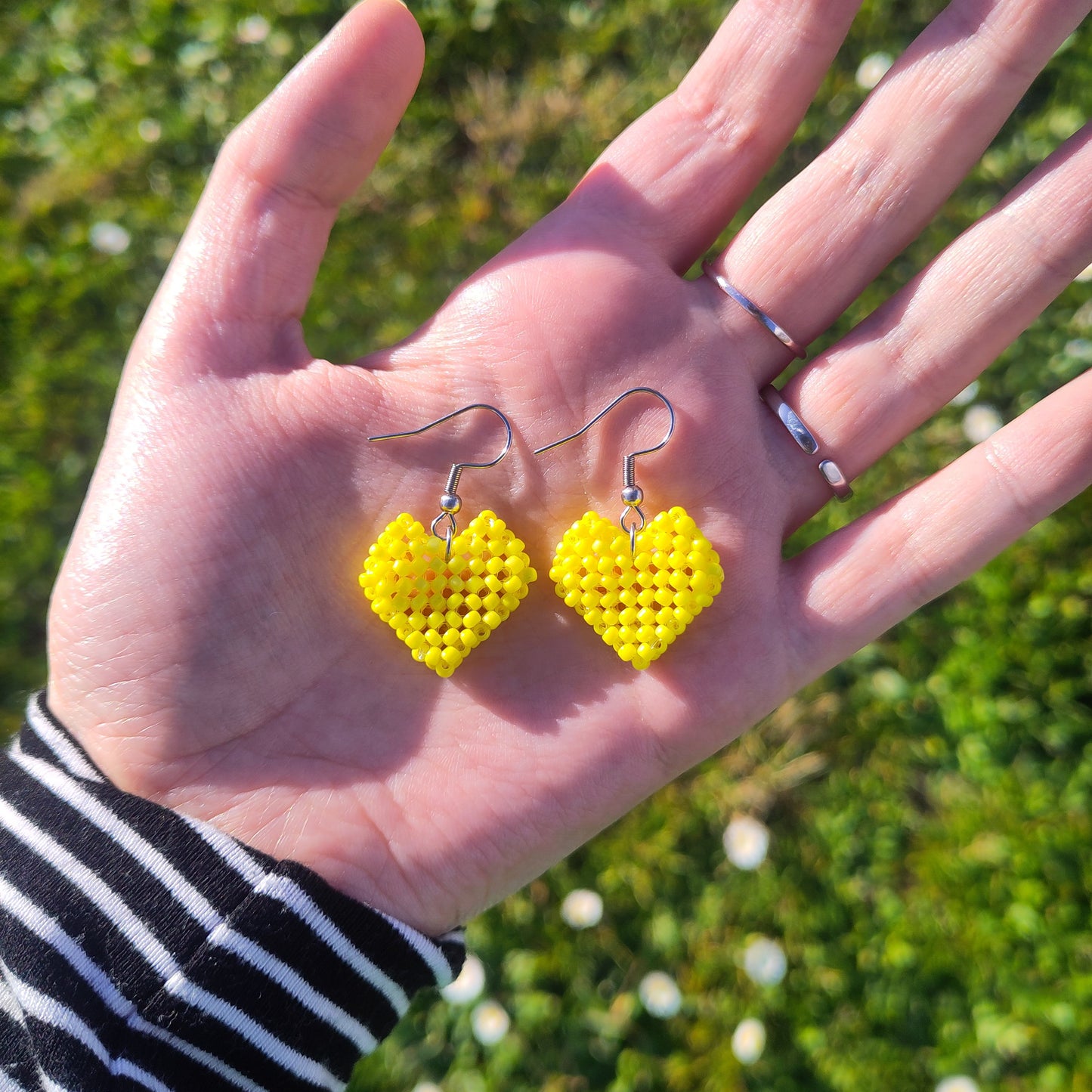 BOUCLES D'OREILLES - MINIS CŒURS JAUNE