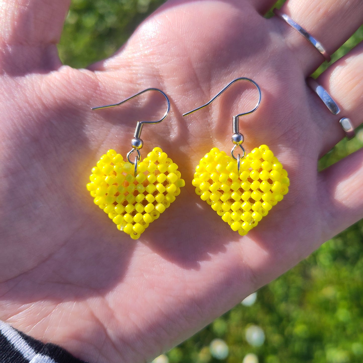 BOUCLES D'OREILLES - MINIS CŒURS JAUNE