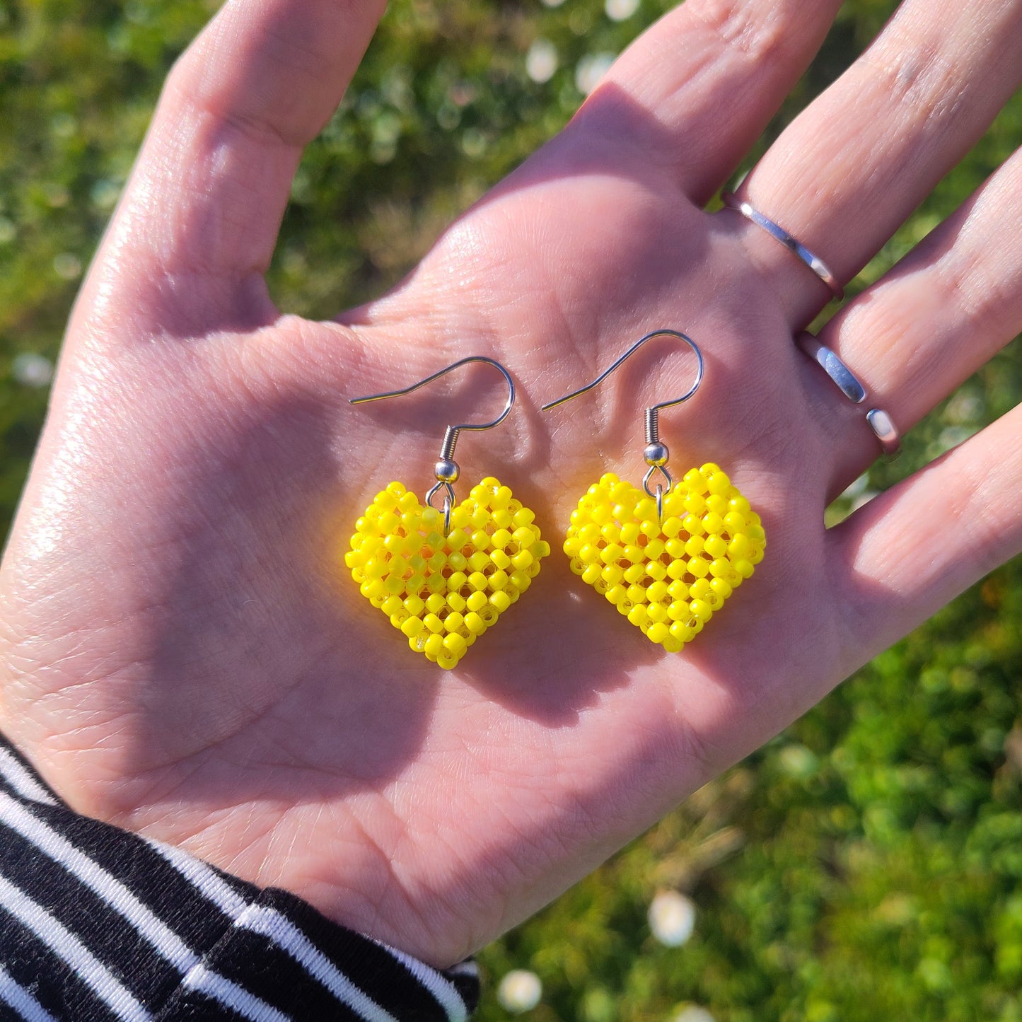 BOUCLES D'OREILLES - MINIS CŒURS JAUNE