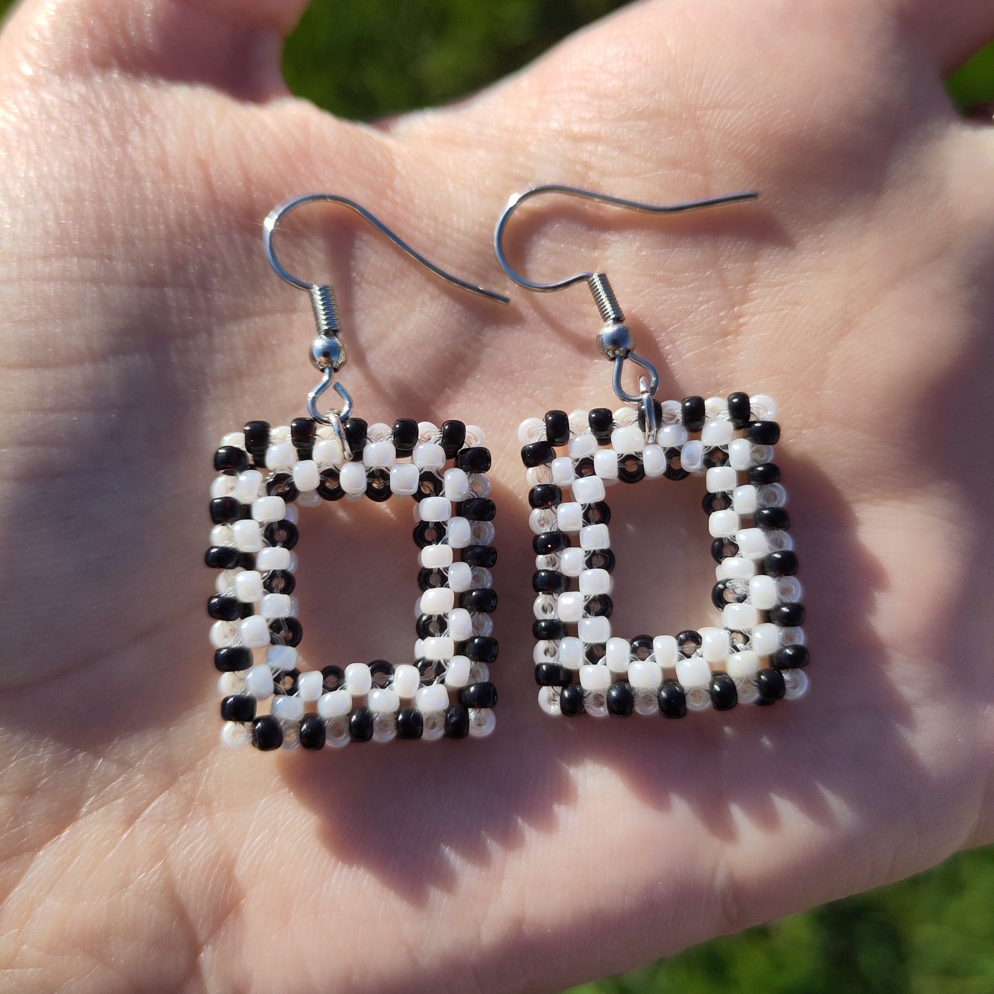 BOUCLES D'OREILLES - RECTANGLES NOIR ET BLANC