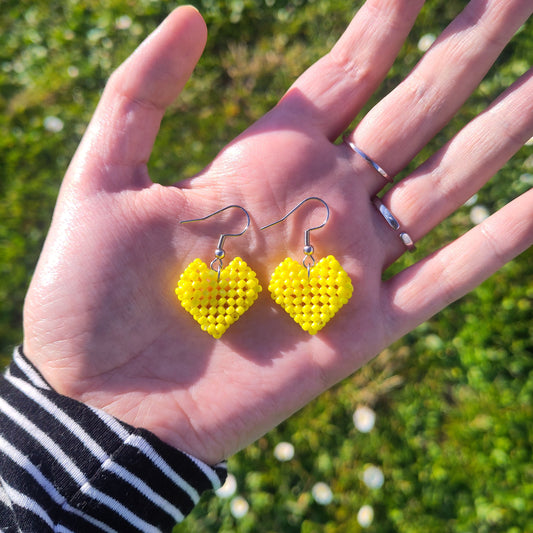 BOUCLES D'OREILLES - MINIS CŒURS JAUNE